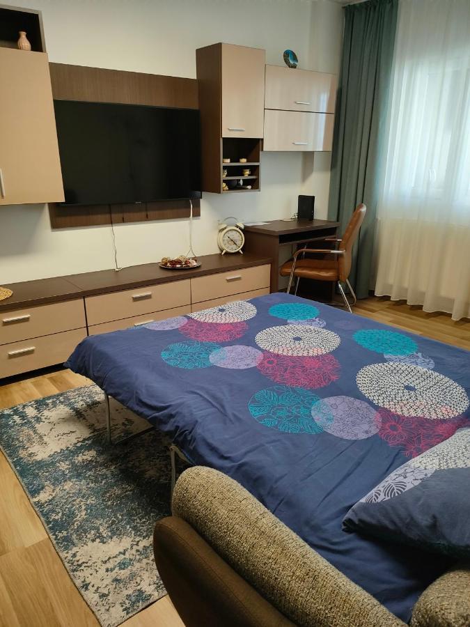 Adrian Home Mega Ploieşti Eksteriør bilde
